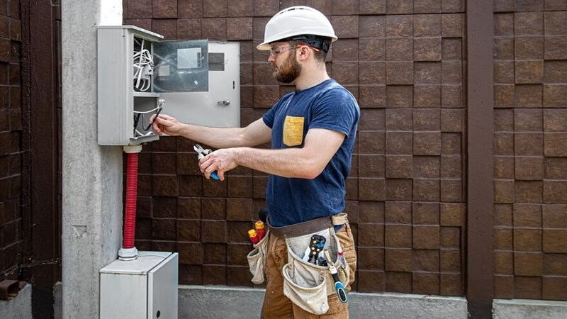 The Benefits of Regular Electrical Maintenance for Commercial Properties